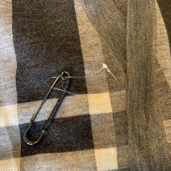 Cynthia Rowley Poncho - Picture 3 of 5